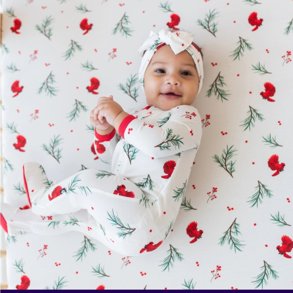 Kyte Baby Winterberry Christmas Footie 6-12 LIKE NEW